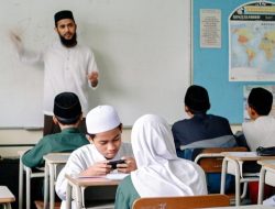 Strawberry Generation dan Tantangan Baru Dunia Pesantren