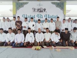 Perkuat Sinergi, Keluarga Besar MWCNU Peterongan Gelar Halalbihalal di Pendopo Kecamatan