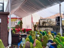 Ribuan Muslimat Diwek Padati Rutinan Ahad Kliwon, Hj Mundjidah Wahab Tekankan Sedekah Jariyah
