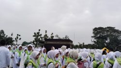 LP Ma’arif NU Diwek Bekali Murid MI Manasik Haji