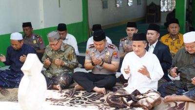 Menyongsong Muktamar NU: Syuriah PCNU Jombang dan Jajaran Polres Ziarah Muassis di Tambakberas